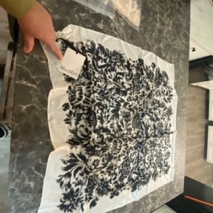 MAXMARA 100% SILK SCARF BRAND NEW "GEISHA" SIZE 33.5" X 33.5"